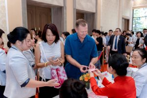 Gan 500 khach tham du su kien mo ban hong hac city 4 2048x1365